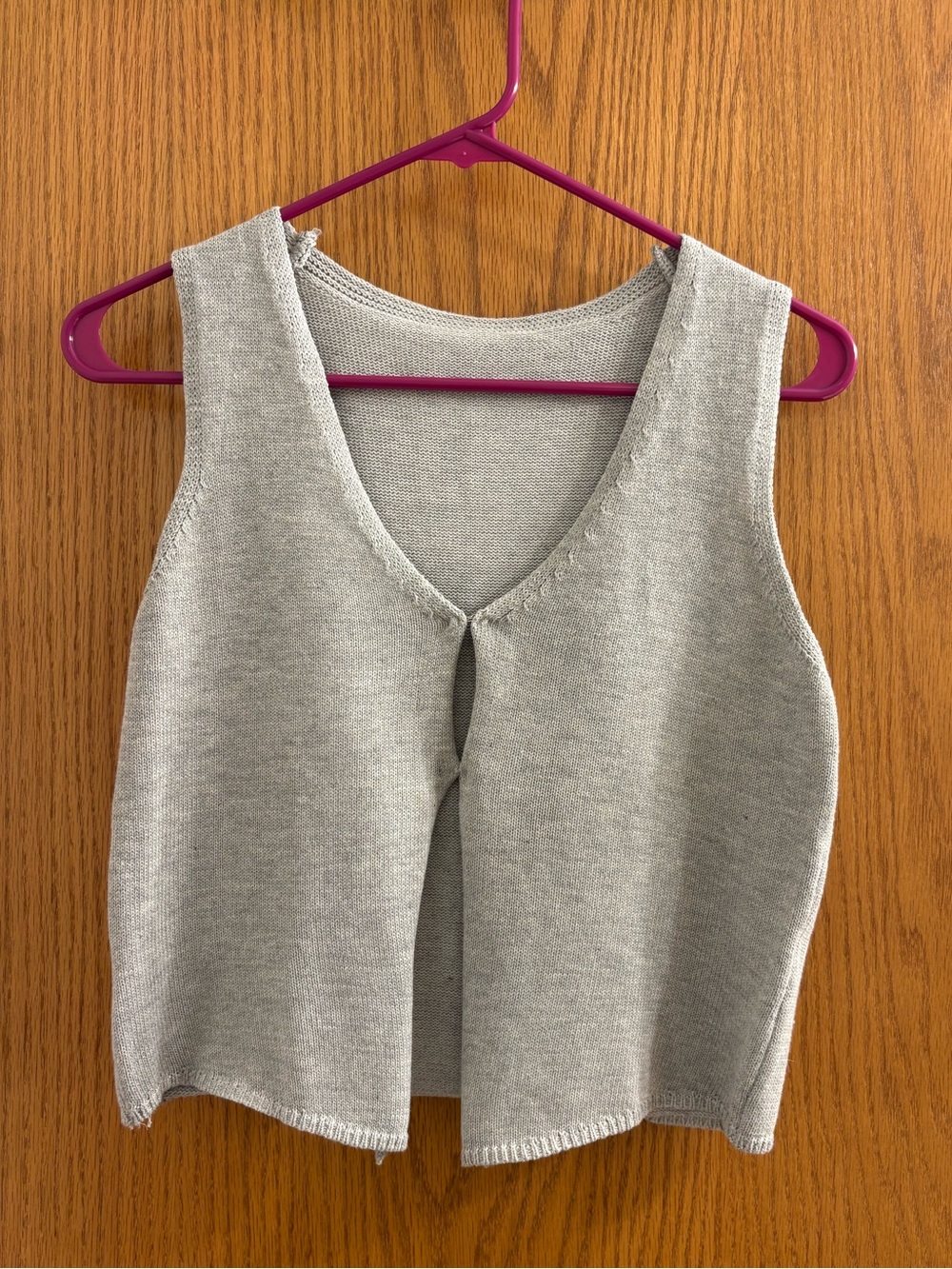 Women’s Gray Sleeveless Knit Vest Size Small